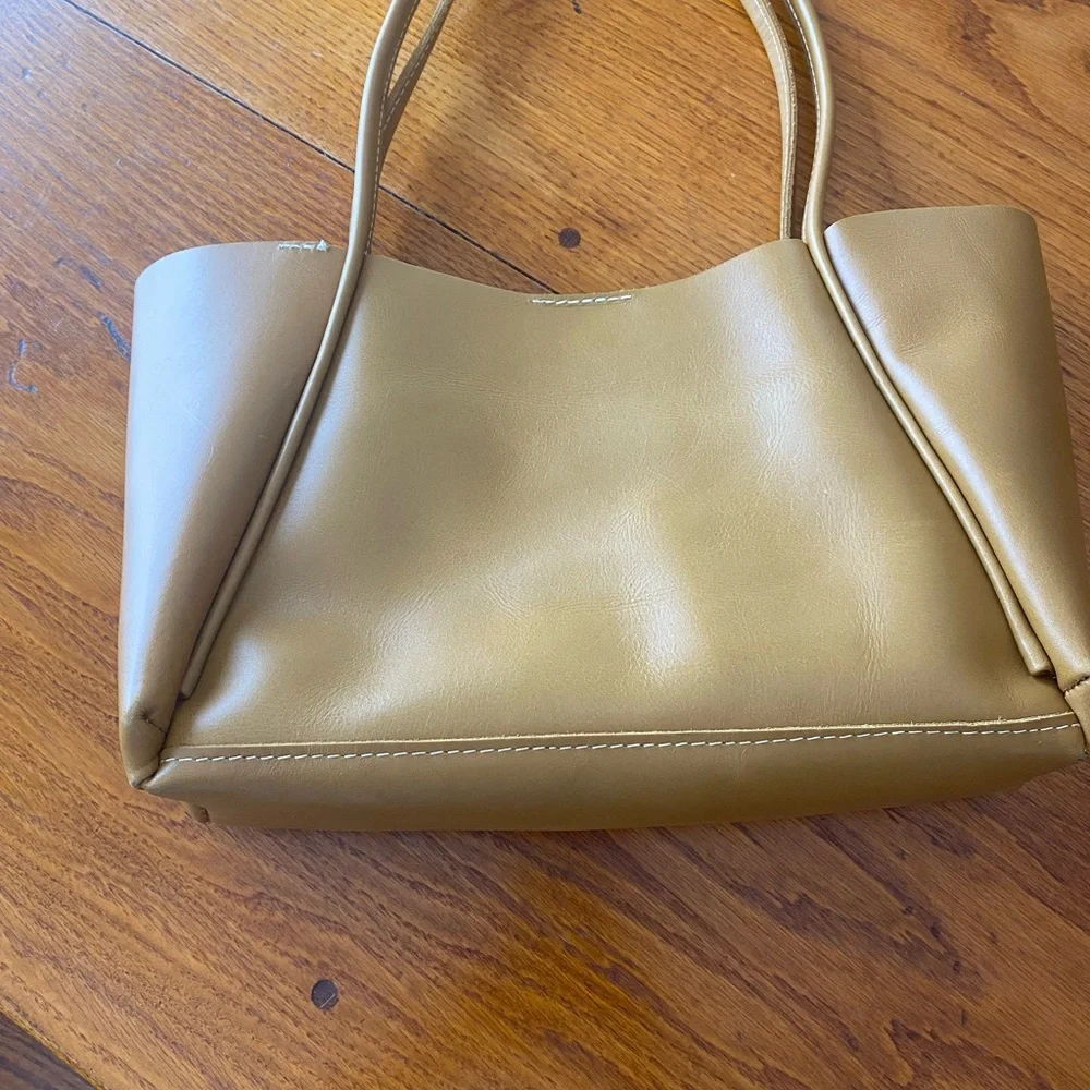 Portland Leather Verona in Mango - Picture 2 of 3